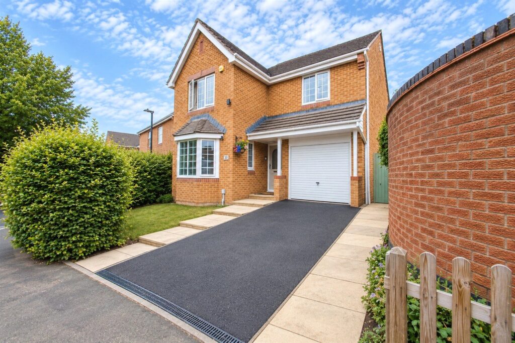 Warrener Close, Groundwell West, Swindon, Wiltshire, SN25