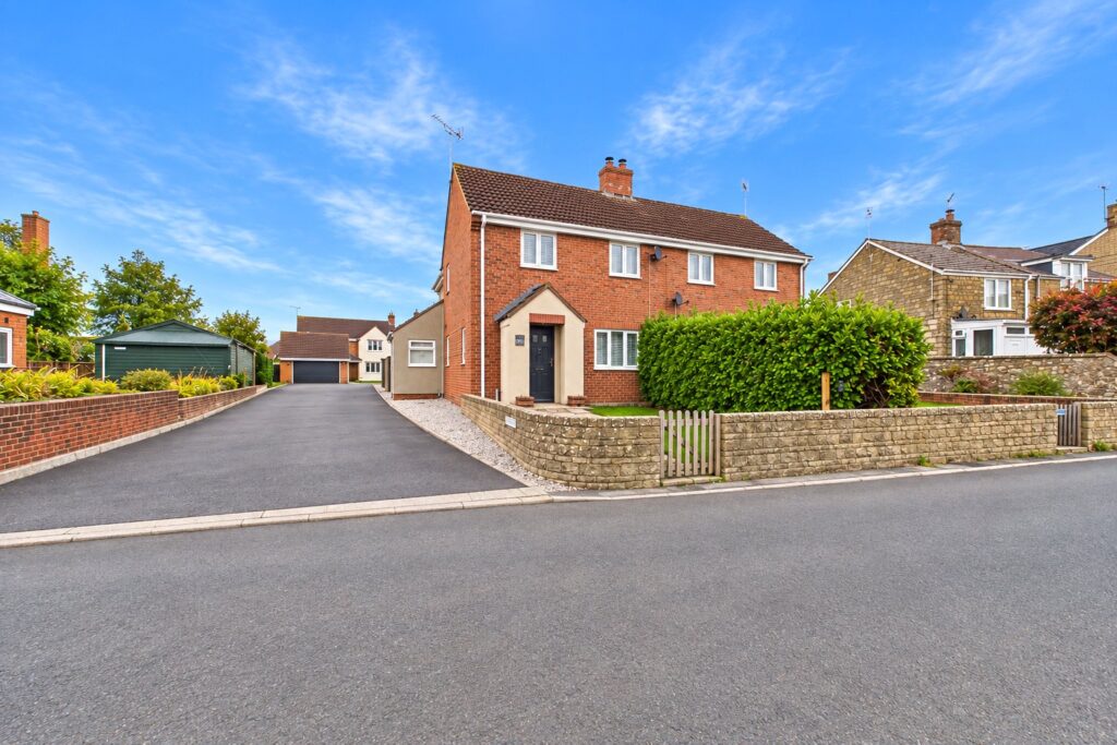 Gleed Close, Purton, Wiltshire, SN5