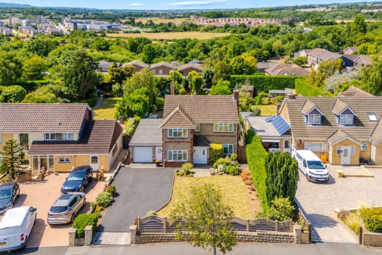 Tithe Barn Crescent, Old Town, Swindon, SN1 4JX